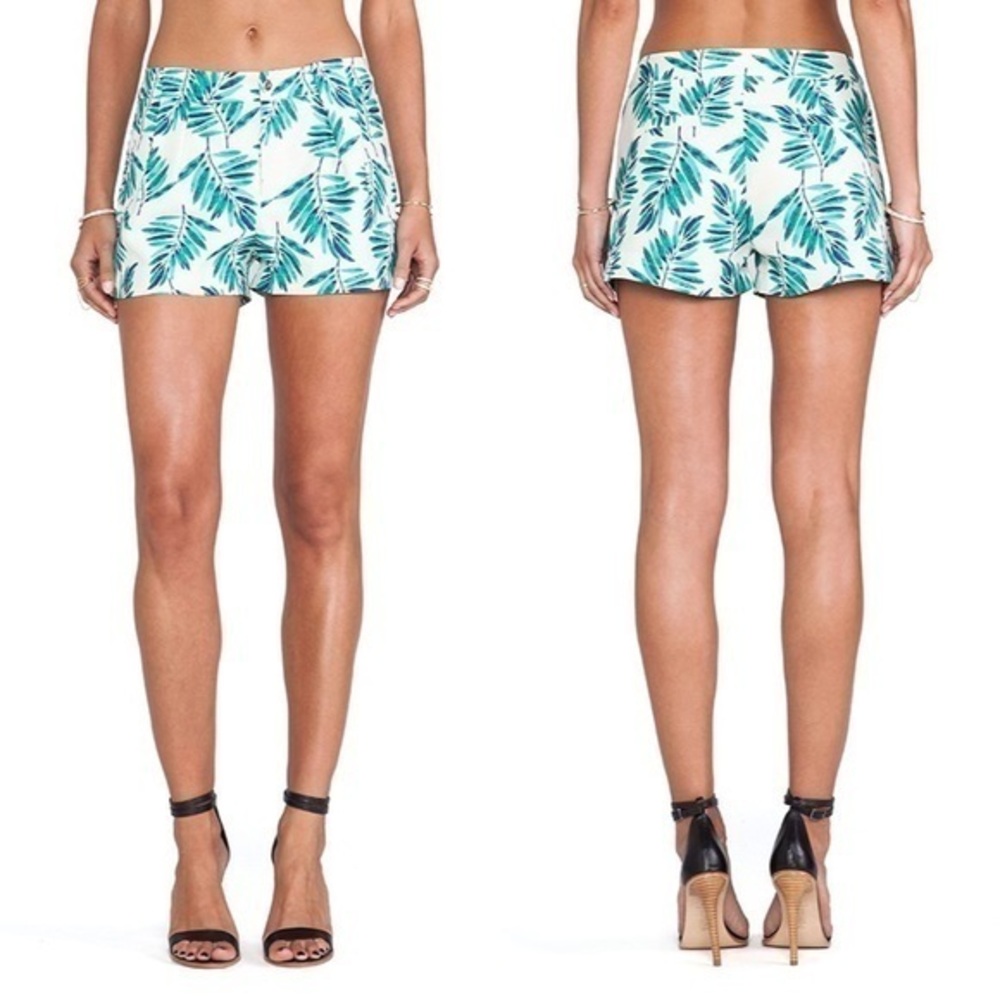 2/$25 J.O.A. Leaf Print Shorts in Khaki Multi